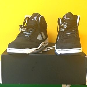 Air jordan 5 RETRO SIZE 13 All black with white worn once original box